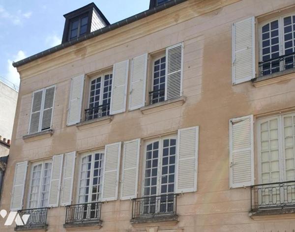 VERSAILLES NOTRE DAME- RARE - Hotel particulier  XVIIIème et maison contemporaine 1990