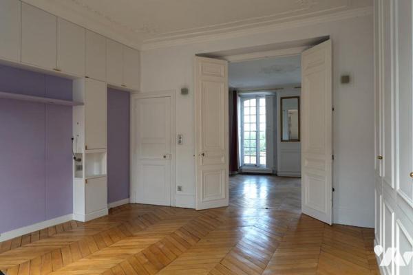 VERSAILLES NOTRE DAME- RARE - Hotel particulier  XVIIIème et maison contemporaine 1990