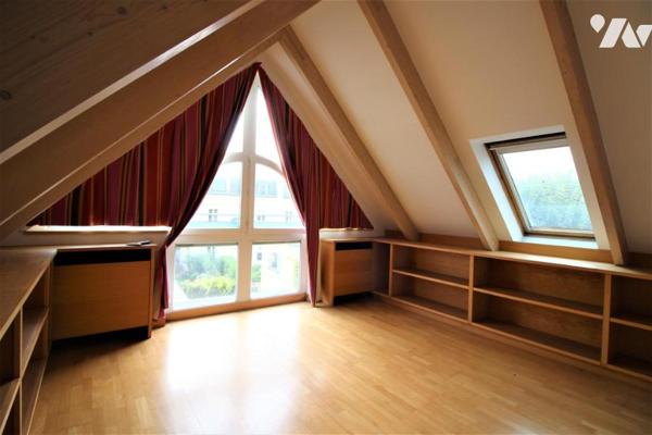 VERSAILLES NOTRE DAME- RARE - Hotel particulier  XVIIIème et maison contemporaine 1990