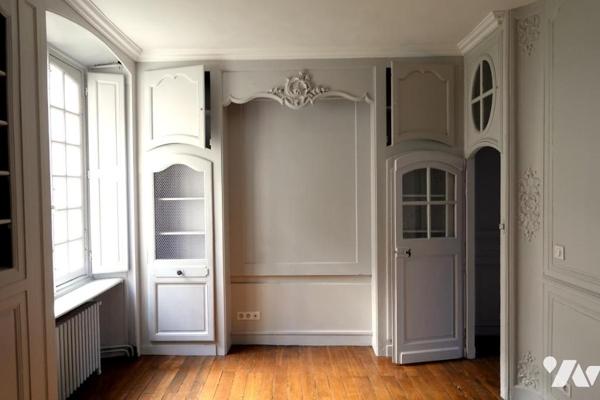 VERSAILLES NOTRE DAME- RARE - Hotel particulier  XVIIIème et maison contemporaine 1990