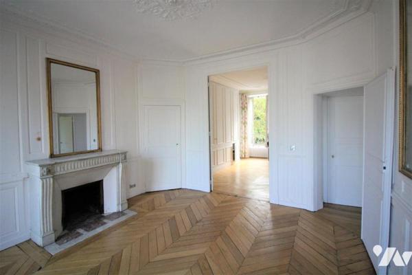 VERSAILLES NOTRE DAME- RARE - Hotel particulier  XVIIIème et maison contemporaine 1990