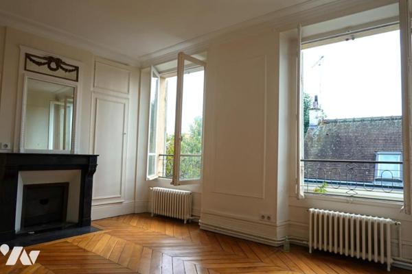 VERSAILLES NOTRE DAME- RARE - Hotel particulier  XVIIIème et maison contemporaine 1990