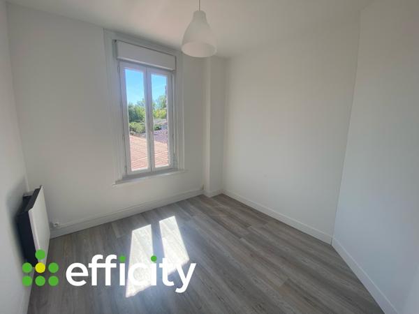 Maison
         5 pièces
        - 107 m² 164 000 € *