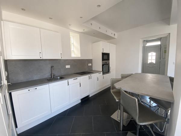 Maison
         5 pièces
        - 107 m² 164 000 € *