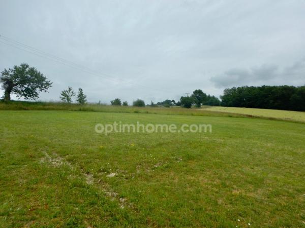 Terrain à bâtir viabilisé sur la commune de SANILHAC (24)