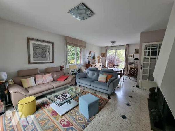 SAINT FUSCIEN - PAVILLON - 5 CHAMBRES - SOUS SOL COMPLET