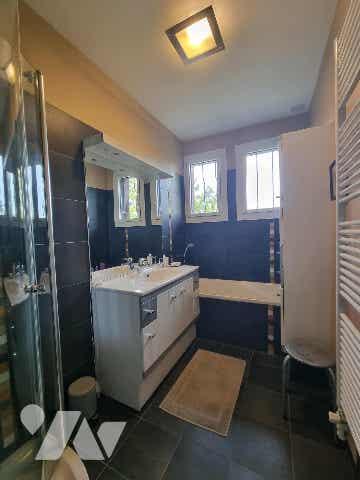 SAINT FUSCIEN - PAVILLON - 5 CHAMBRES - SOUS SOL COMPLET