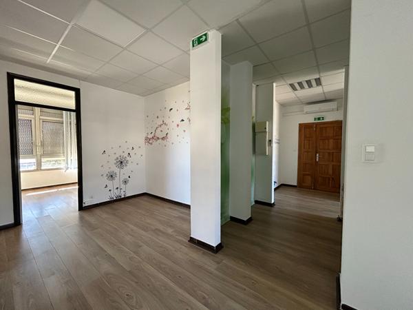 A louer - Local d'activité - Bastia, secteur Montesoru