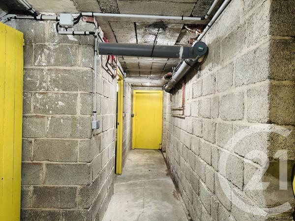 Appartement F4 à vendre  12 pièces - 231,77 m2 FALAISE - 14