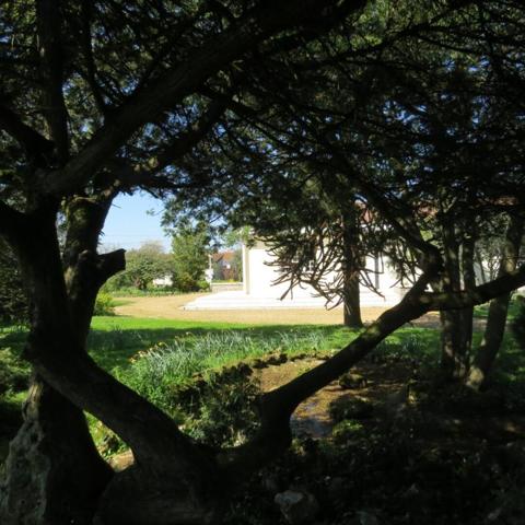 jolie Villa de plain pied indépendante et son jardin paysagé