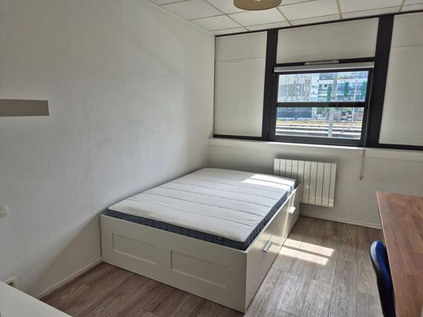 Studio meublé à neuf - - Tours centre - proche Gare