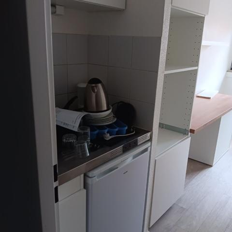 Studio meublé à neuf - - Tours centre - proche Gare