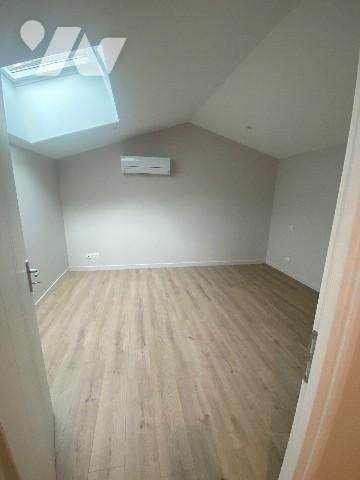 A vendre très bel appartement centre ville Loriol refait à neuf, 3 chambres, balcon, grande terrasse