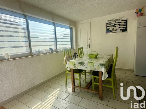 Maison traditionnelle 4 pièces de 120 m² à Fleury (11560)