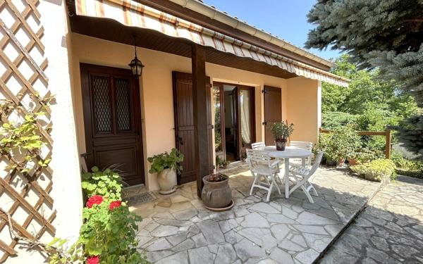 Maison à vendre    4 pièces •  La Rochefoucauld