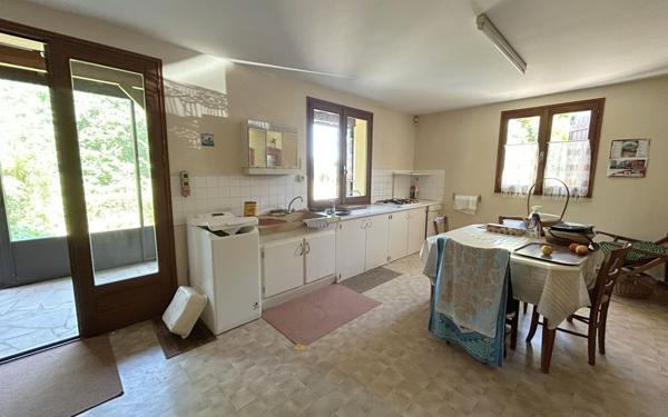 Maison à vendre    4 pièces •  La Rochefoucauld