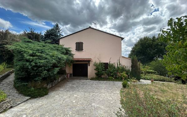 Maison à vendre    4 pièces •  La Rochefoucauld