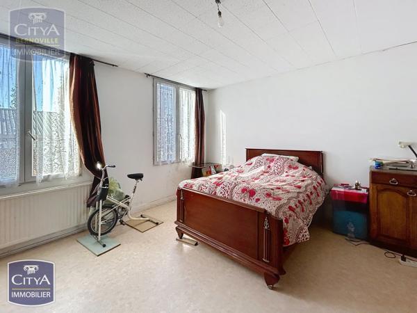 Immeuble à vendre 235m² Saint-Quentin (02100)