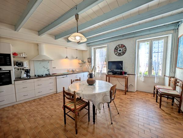 Maison à vendre à Montguyon (17270) - Charente-Maritime