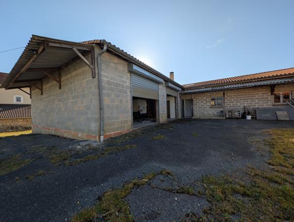 Maison à vendre à Montguyon (17270) - Charente-Maritime