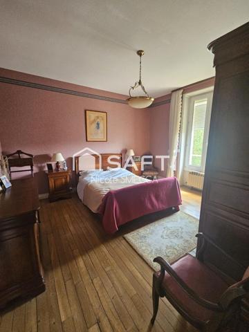 Maison mitoyenne d'un coté,3 chambres,garage...