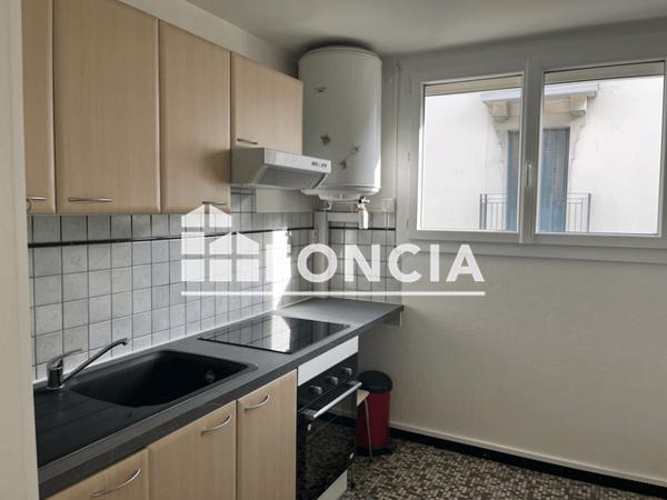 Location Appartement 2 pièces 45 m² - 23 RUE AMPERE Grenoble Cedex 38000