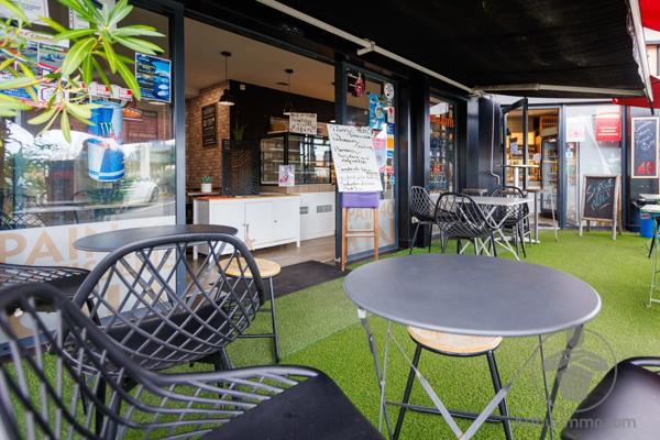 Vente                                                      Fonds de commerce
                        
                     3 pièces                      84 m2                     à Biscarrosse