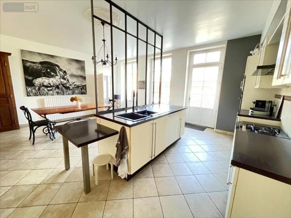 Maison restaurée à vendre à Marans en Charente-Maritime (17230), ref : VA 443