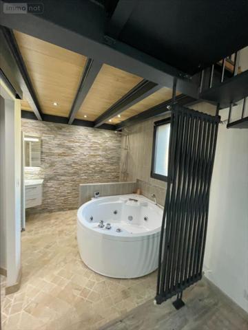 Maison restaurée à vendre à Marans en Charente-Maritime (17230), ref : VA 443