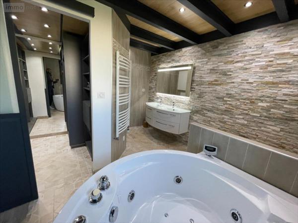 Maison restaurée à vendre à Marans en Charente-Maritime (17230), ref : VA 443