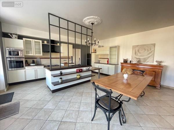 Maison restaurée à vendre à Marans en Charente-Maritime (17230), ref : VA 443