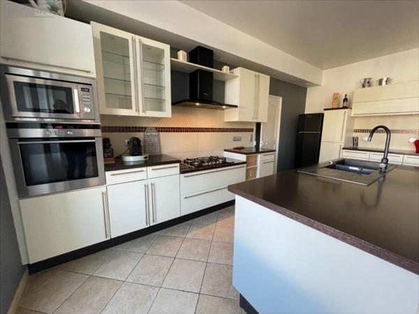 Maison restaurée à vendre à Marans en Charente-Maritime (17230), ref : VA 443