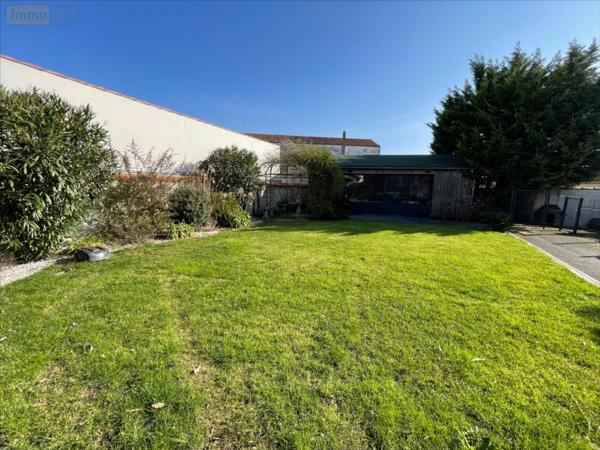 Maison restaurée à vendre à Marans en Charente-Maritime (17230), ref : VA 443