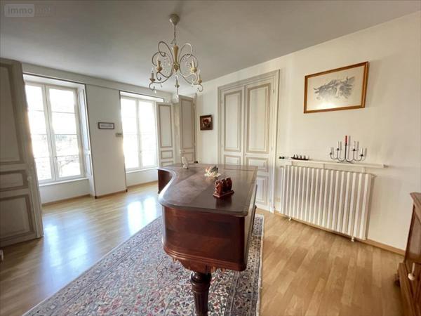 Maison restaurée à vendre à Marans en Charente-Maritime (17230), ref : VA 443