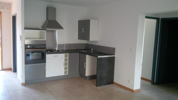 Avignon (84140) Appartement Type III Rez de jardin en fond d'impasse