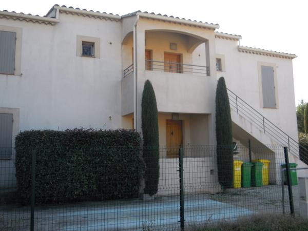 Avignon (84140) Appartement Type III Rez de jardin en fond d'impasse