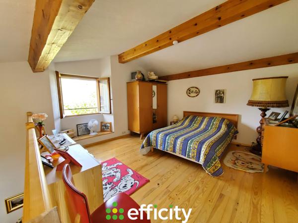 Maison 8 pièces - 320 m²