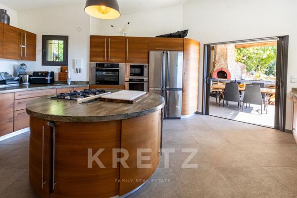 VILLA AVEC PISCINE ET VUE MER SUR SANTA GUILIA AU CALME