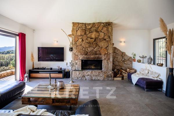 VILLA AVEC PISCINE ET VUE MER SUR SANTA GUILIA AU CALME