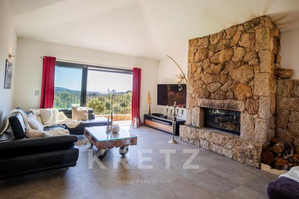 VILLA AVEC PISCINE ET VUE MER SUR SANTA GUILIA AU CALME