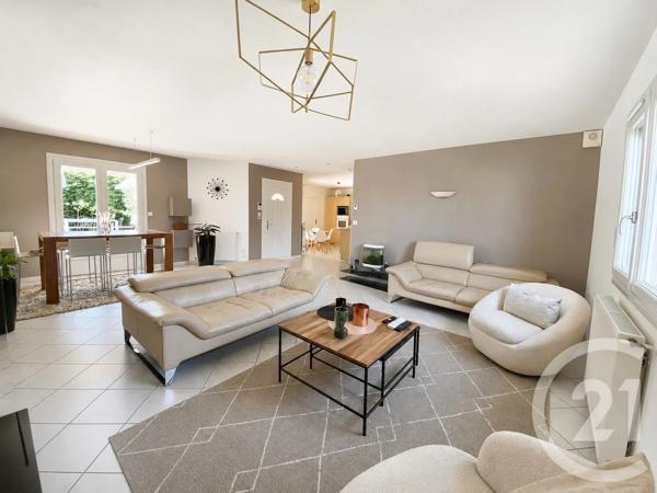 Maison à vendre  5 pièces - 136 m 2   GENAS  - 69