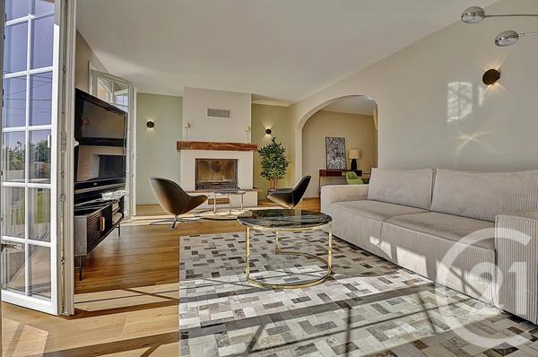 Maison à vendre  5 pièces - 136 m 2   GENAS  - 69