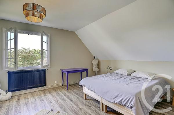 Maison à vendre  5 pièces - 136 m 2   GENAS  - 69