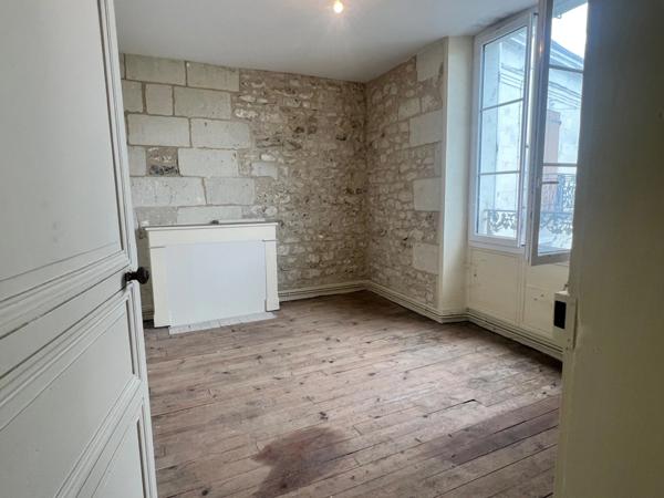 MAISON DE VILLAGE ATYPIQUE AVEC GRAND POTENTIEL