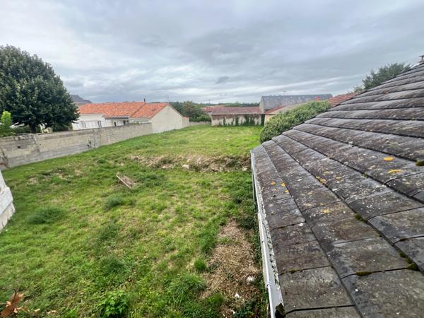 MAISON DE VILLAGE ATYPIQUE AVEC GRAND POTENTIEL