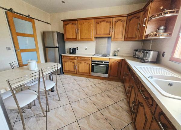 Maison 130 m² habitables , Parfait état ,Sous-sol total + Studio indépendant