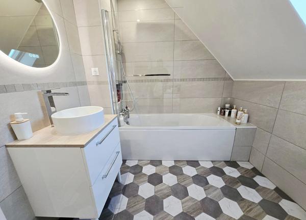 Maison 130 m² habitables , Parfait état ,Sous-sol total + Studio indépendant