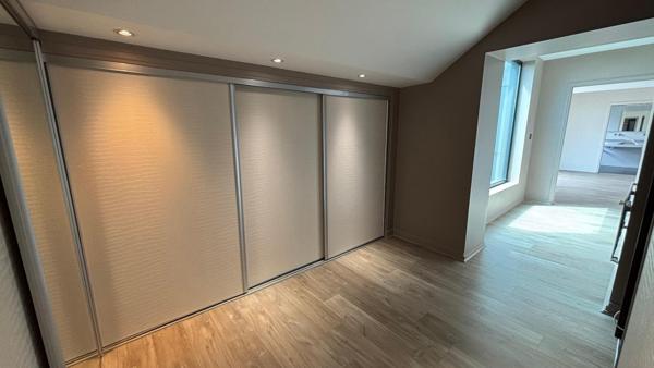 Villa 6 pièce(s) 4 chambre(s) 170.86 m²