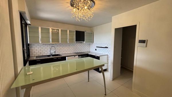 Villa 6 pièce(s) 4 chambre(s) 170.86 m²