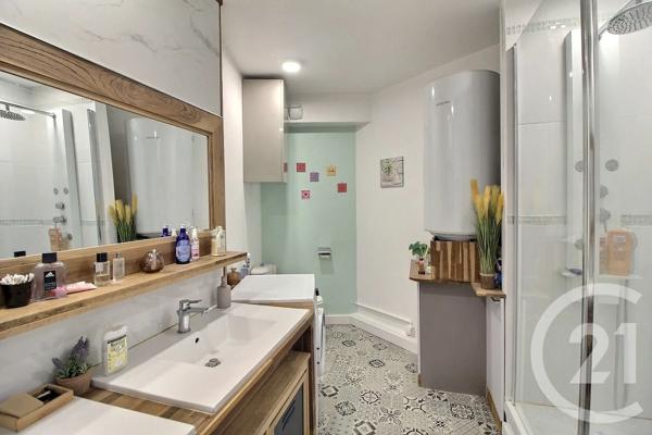 Appartement à vendre  3 pièces - 62 m 2   GRASSE  - 06